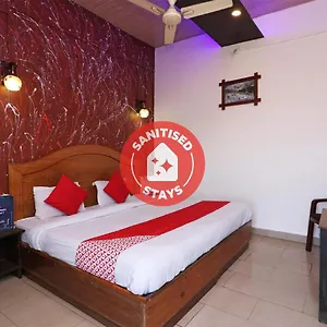 3* Hotel Oyo 73841 Amrit Residency